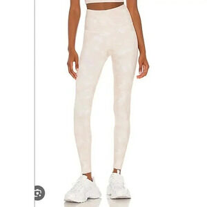 Teagan Ankle Legging in Cream Camo
STRUT-THIS Size Small